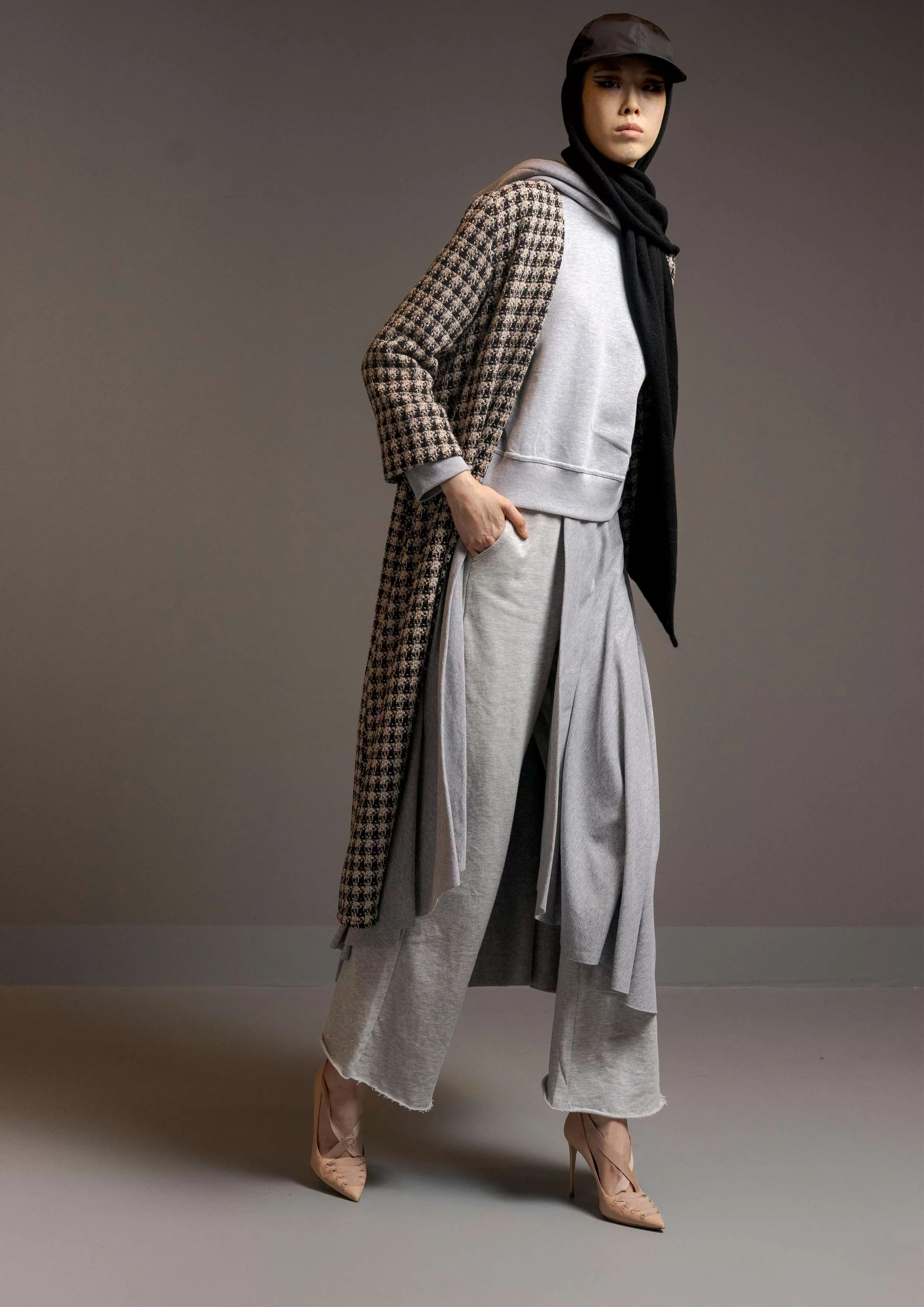 Abu Dhabi Tweed Abaya