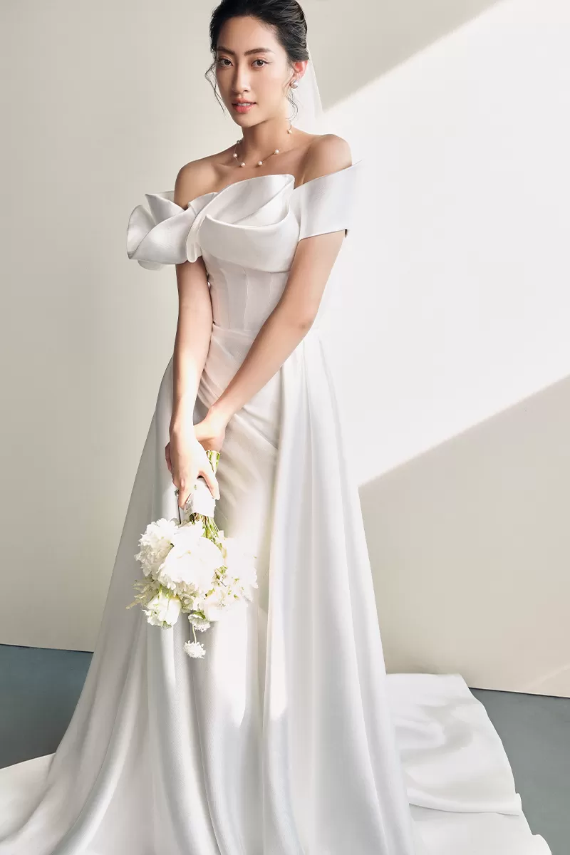 AMANDA SIMPLY WHITE OVER SKIRT GOWN