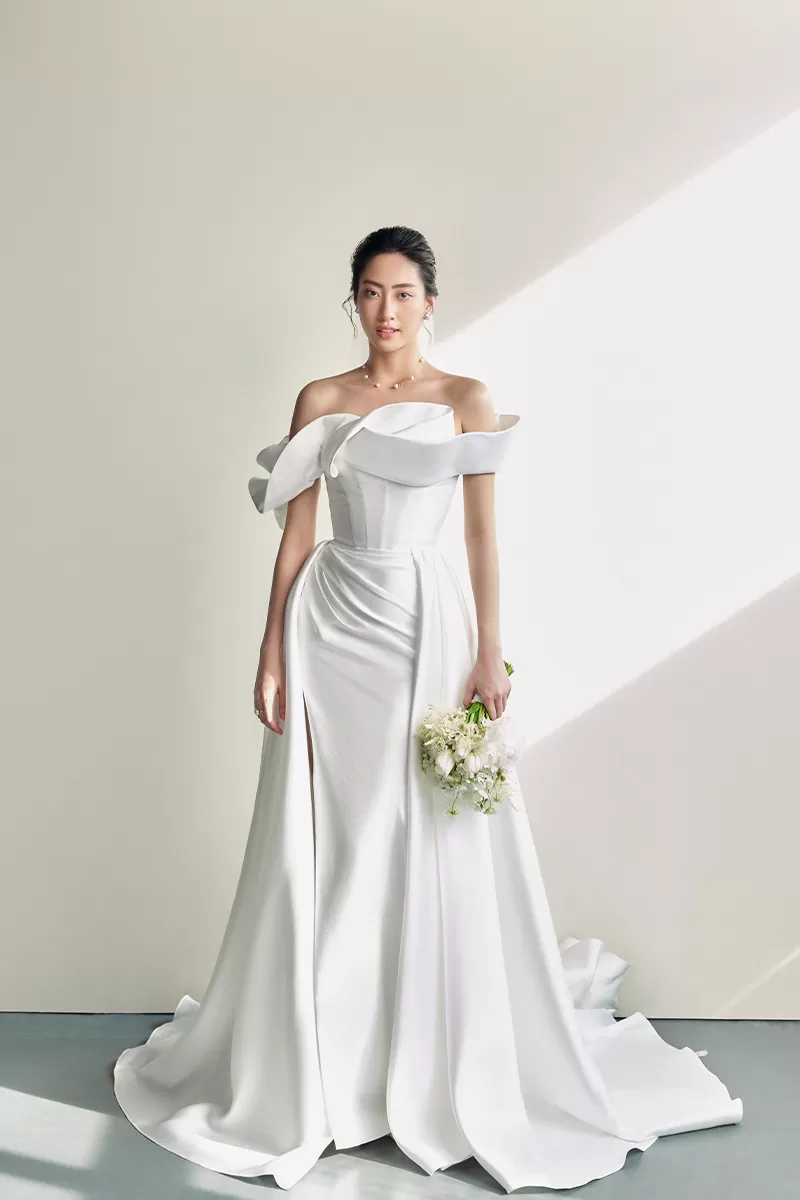 AMANDA SIMPLY WHITE OVER SKIRT GOWN