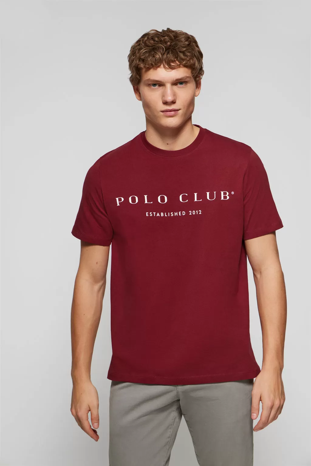 Camiseta básica granate con print icónico Polo Club