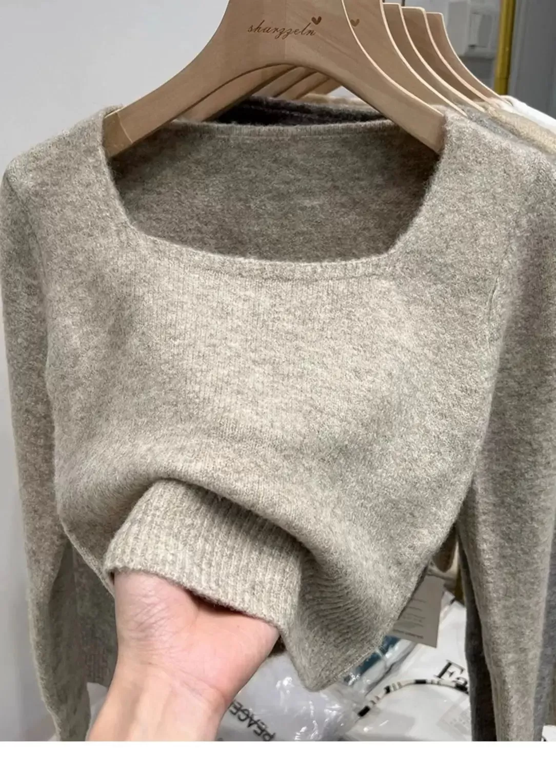 Croped Cozy Sweater With Long Sleeves & Square Collar