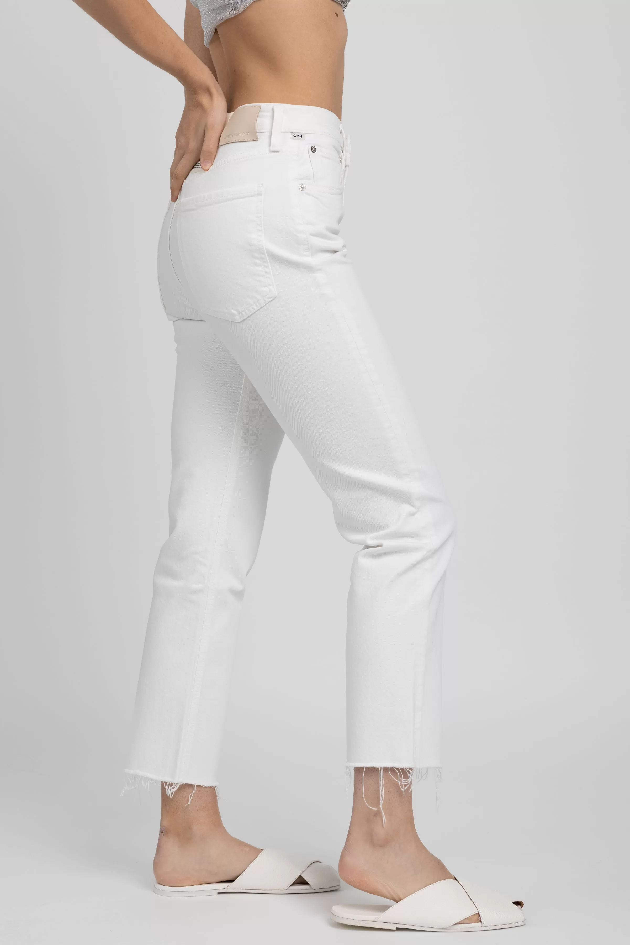 Daphne Crop Jean in Lucent