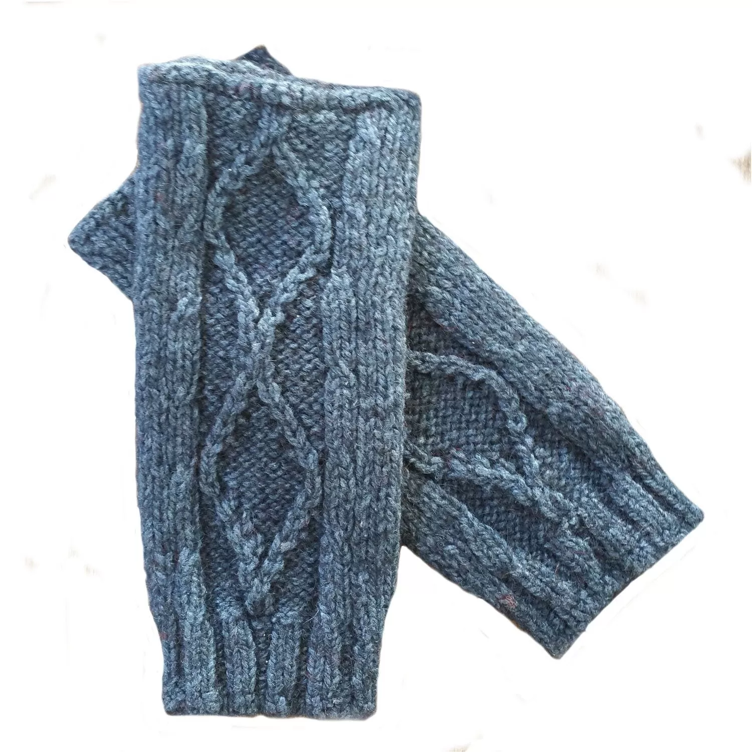 Diamond cabled knitted fingerless gloves