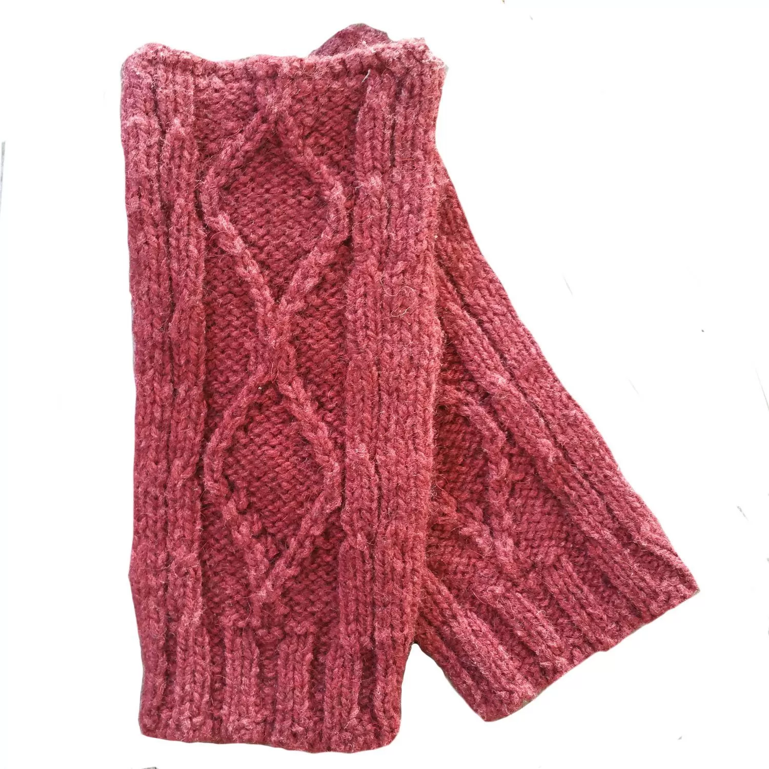 Diamond cabled knitted fingerless gloves