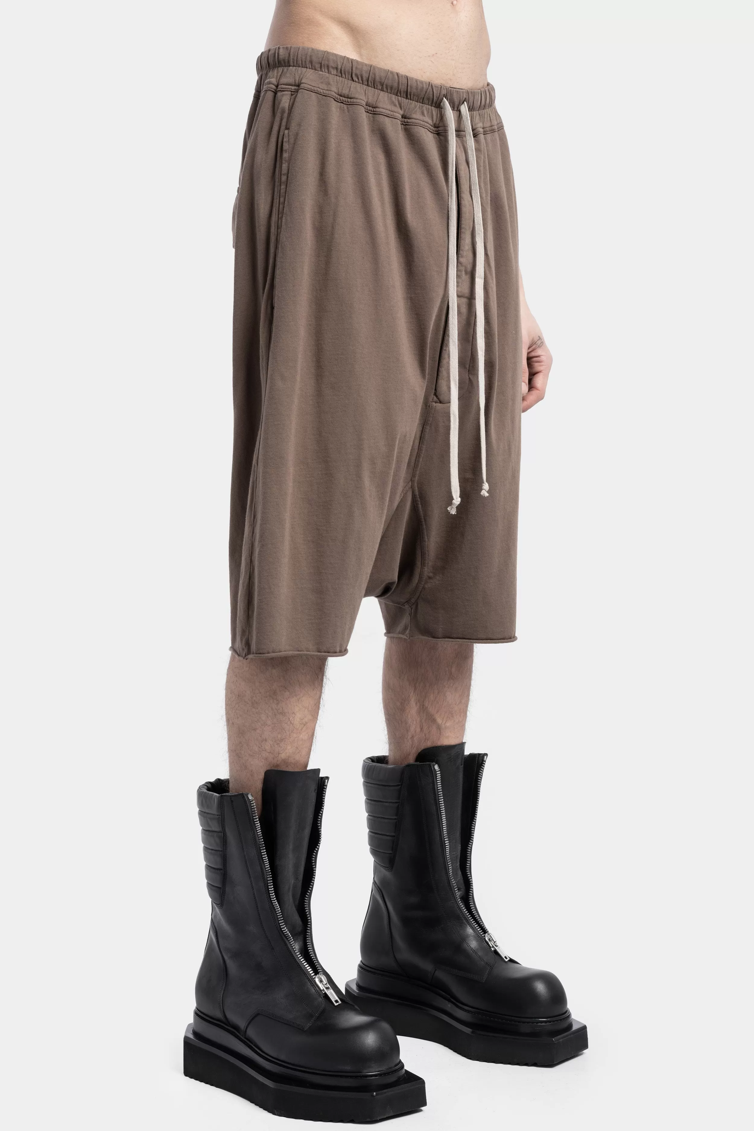 Drawstring pod shorts, Dust