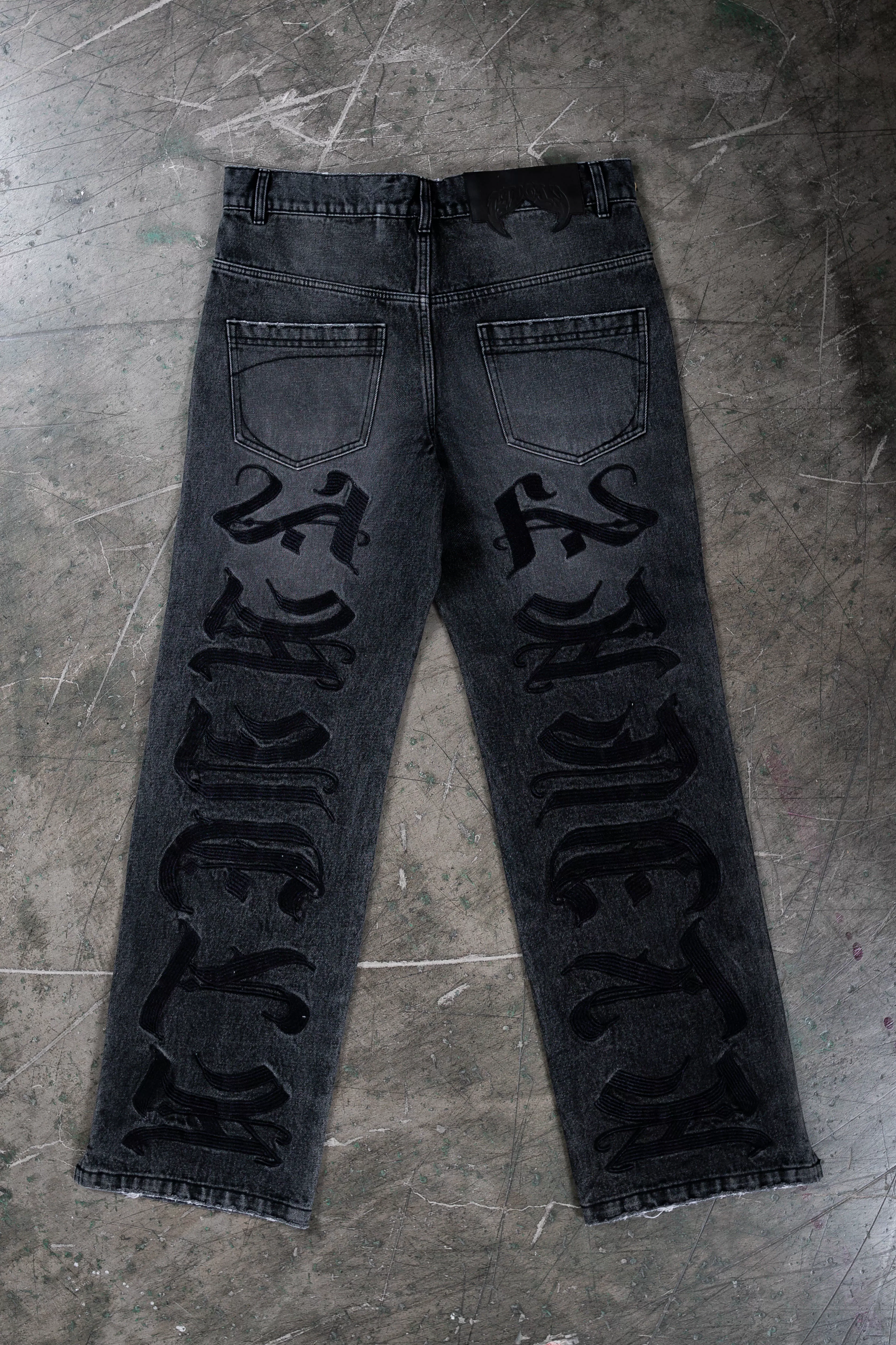 FAVELA FAVELA EMBROIDERY BLACK WASHED DENIM