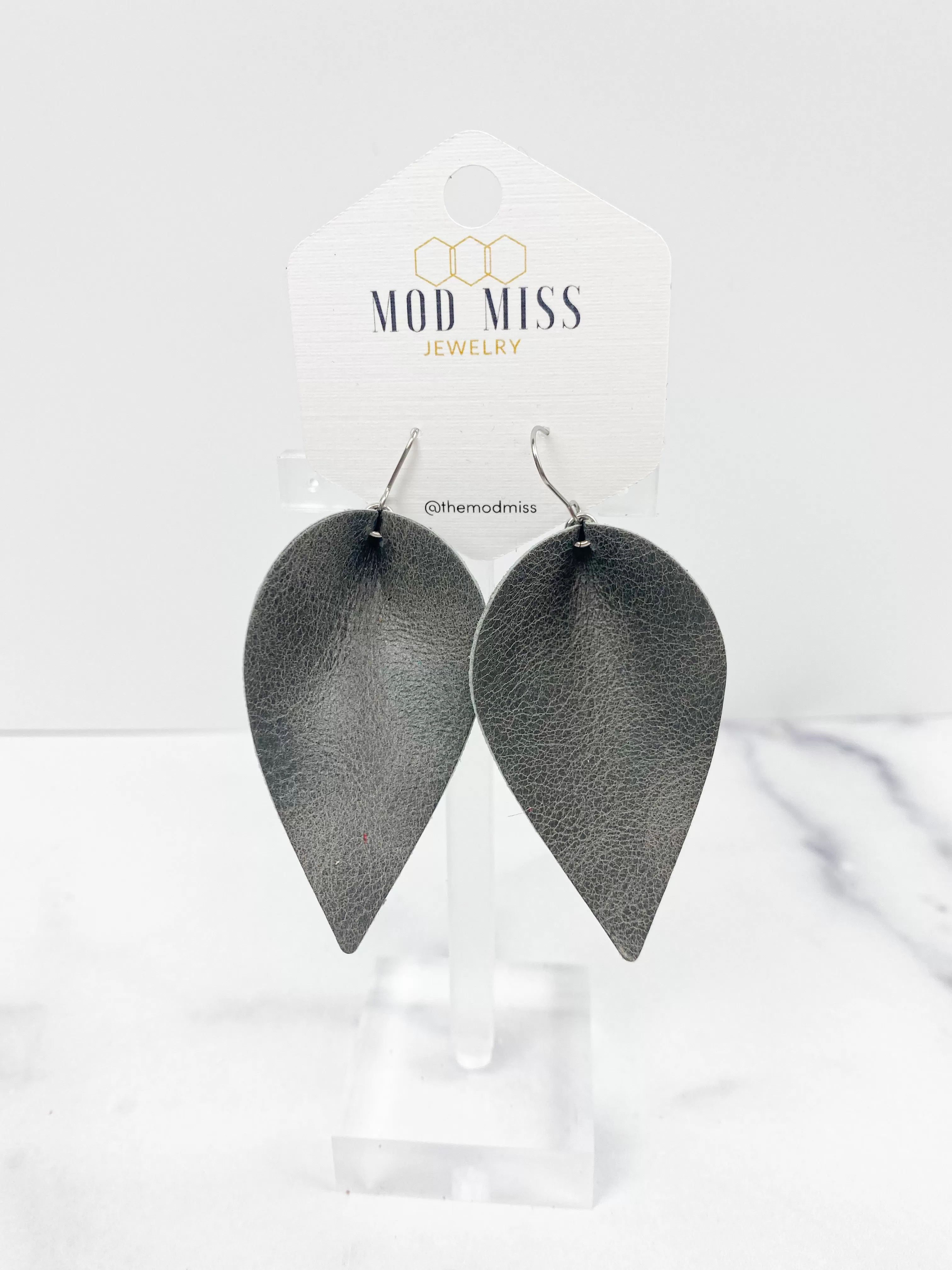 Leather Petal Earring Worn Gray