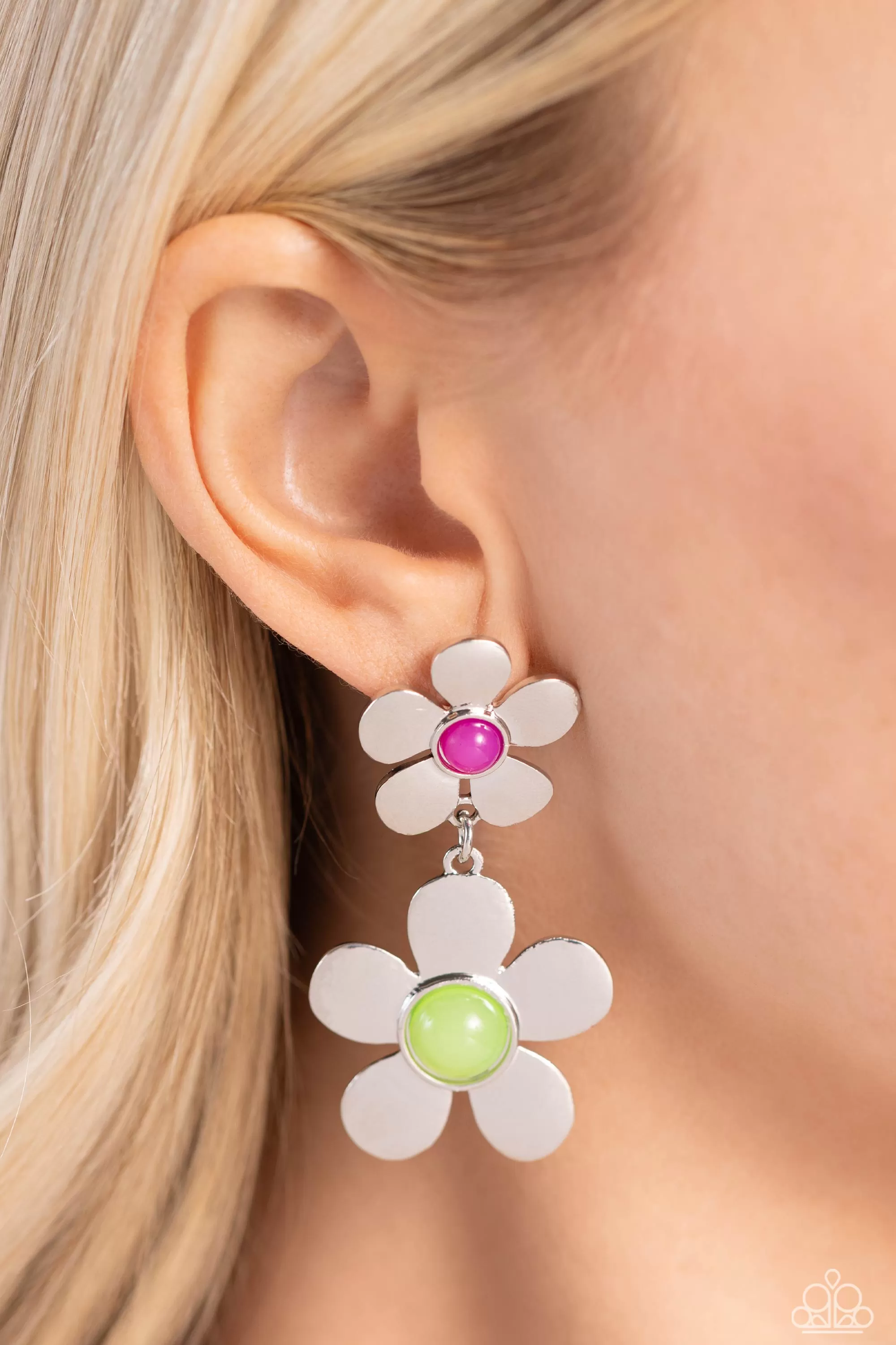 Paparazzi Fashionable Florals Green Post Earrings