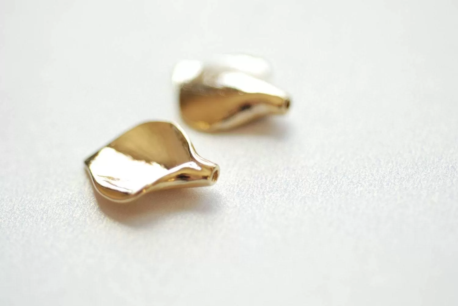 Shiny Vermeil Wholesale Gold Calla Lily Petal Charm- 18k gold plated Sterling Silver bead cap, bead cone, nature pendant, Gold Flower Petal Charm, 187