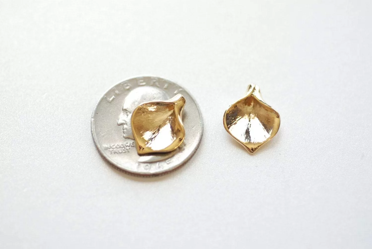 Shiny Vermeil Wholesale Gold Calla Lily Petal Charm- 18k gold plated Sterling Silver bead cap, bead cone, nature pendant, Gold Flower Petal Charm, 187