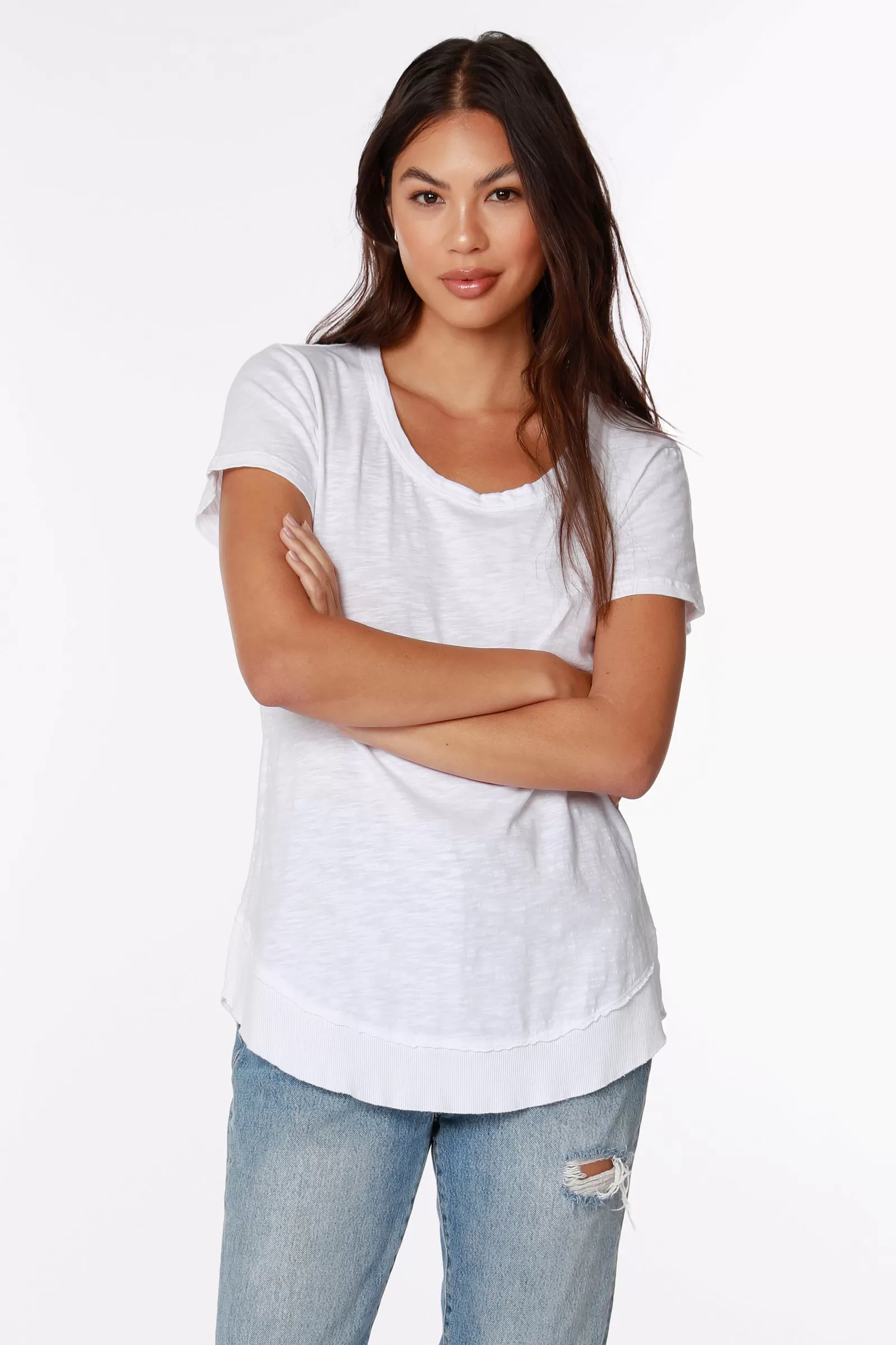 SHORT SLEEVE ROUND HEM TEE