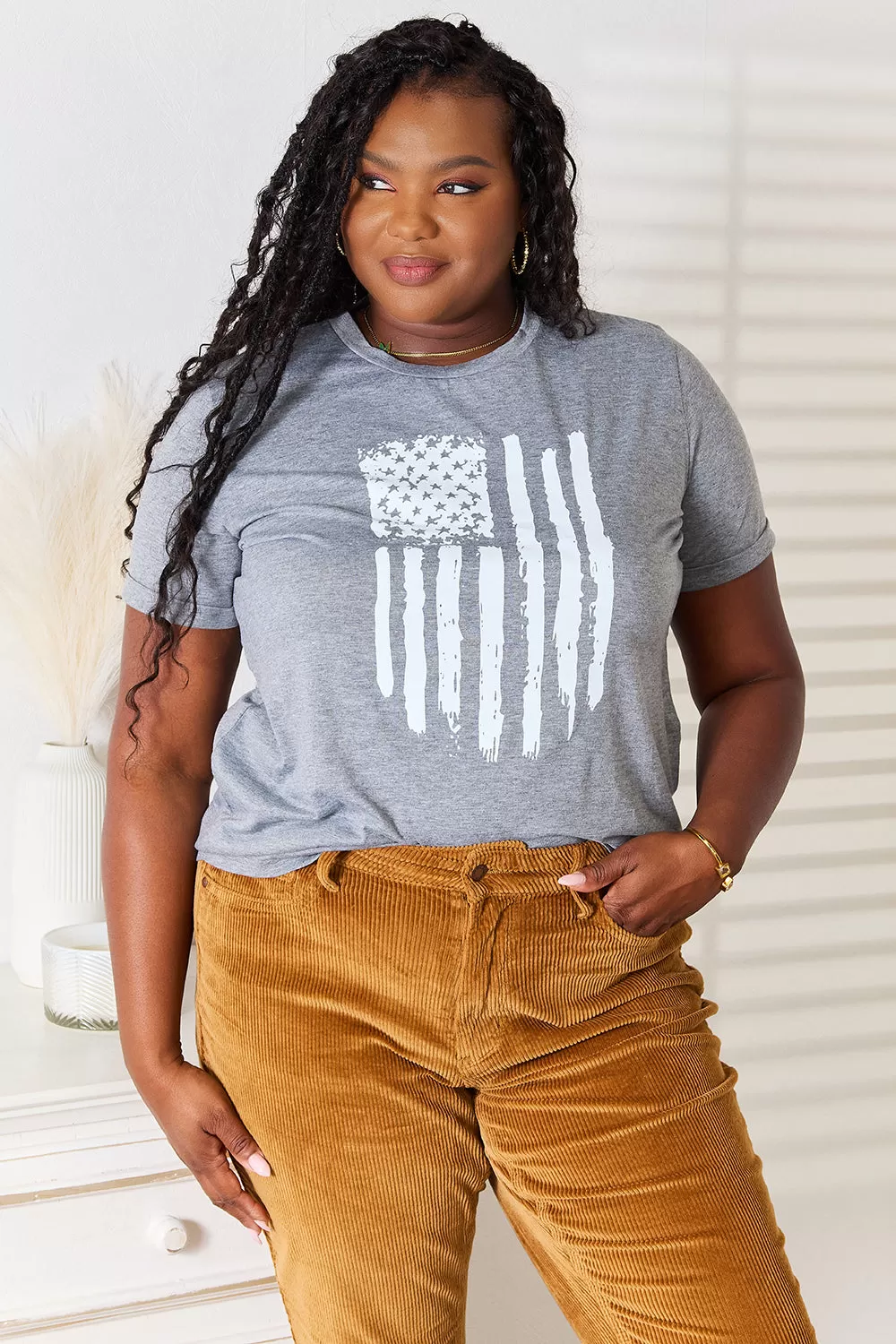 Simply Love T-Shirt mit Grafik und Bündchenärmeln und US-Flagge