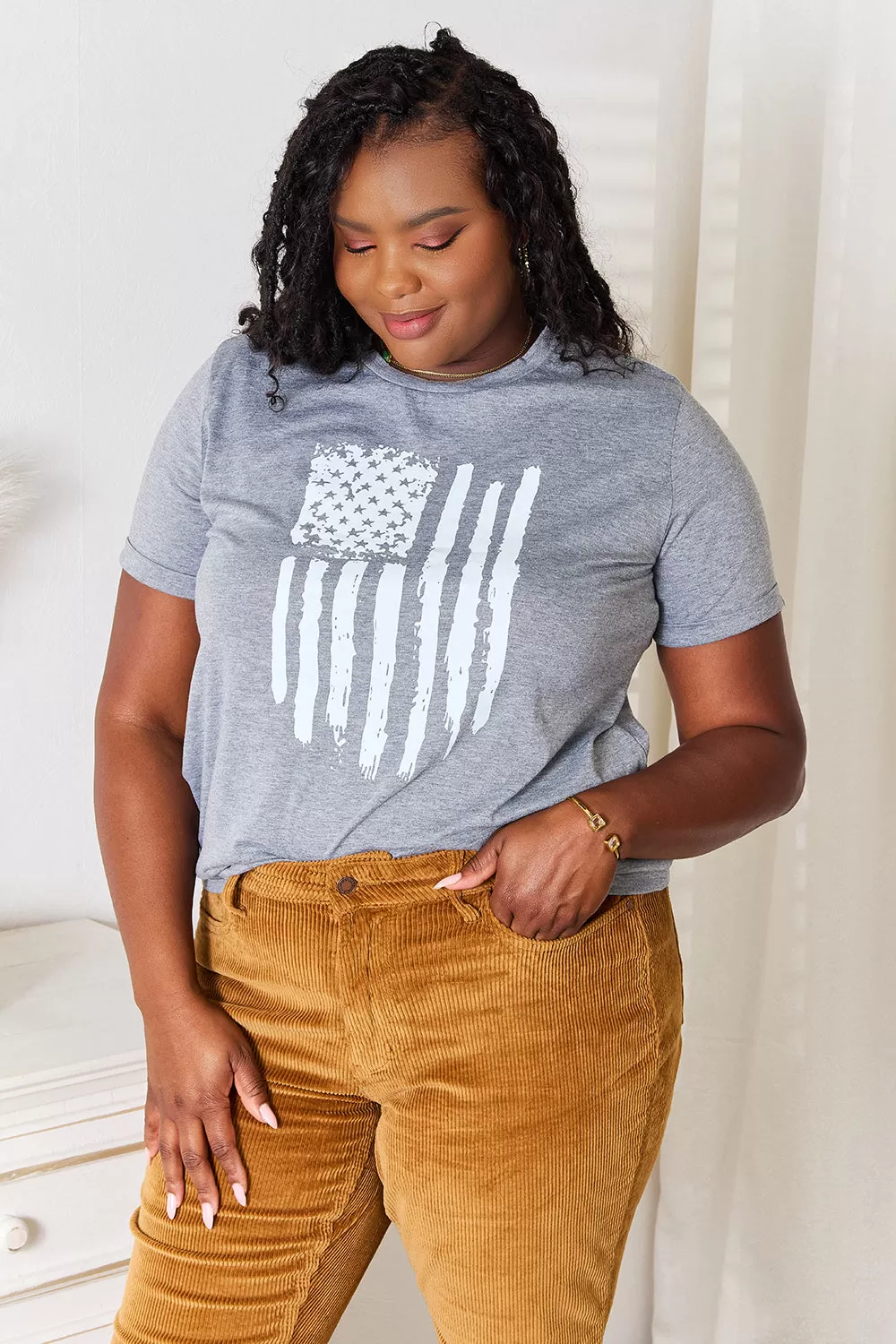 Simply Love T-Shirt mit Grafik und Bündchenärmeln und US-Flagge