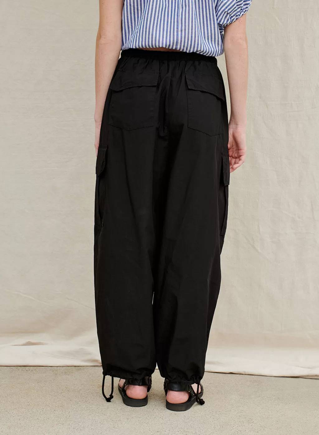 Structured Poplin Drawstring Cargo Pant in Black